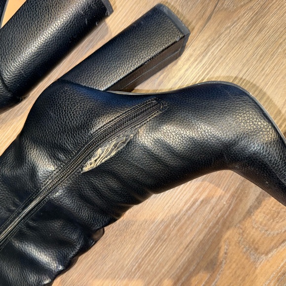 Elegant Black Knee-High Women's Boots - Picture 3 of 6